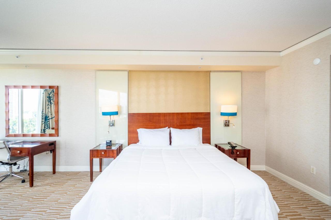 Trump Intl 2 Bedroom Apartment 1600 Sqf Ocean And Bay View Sunny Isles Beach Bagian luar foto