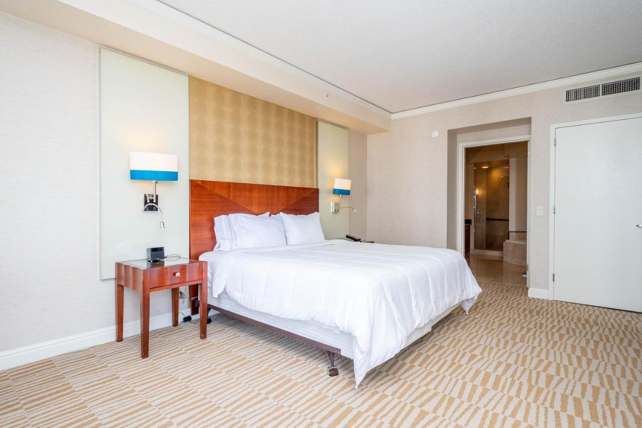 Trump Intl 2 Bedroom Apartment 1600 Sqf Ocean And Bay View Sunny Isles Beach Bagian luar foto